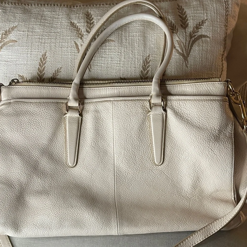 Coach Off-White Leather Shoulder Bag Classic Pebble Leather by StageCoach Coach